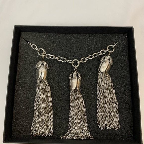 Jewelmint Martagon Silver‎ Tone Tassle Necklace - Picture 2 of 3